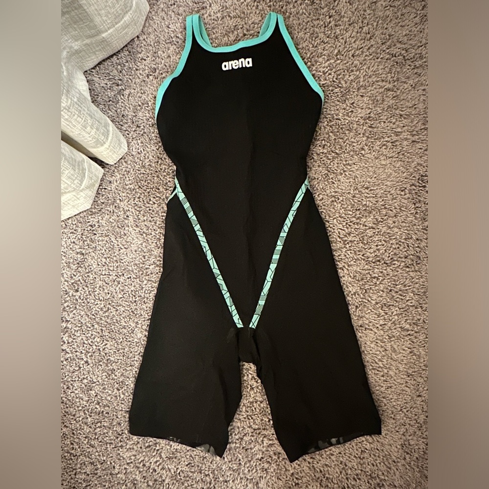 Arena Primo Powerskin Closed Back Size 24